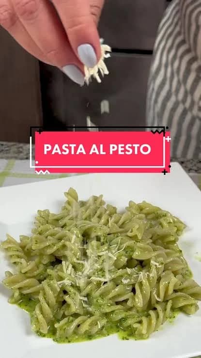 Tornillos al Pesto con Albahaca Fresca